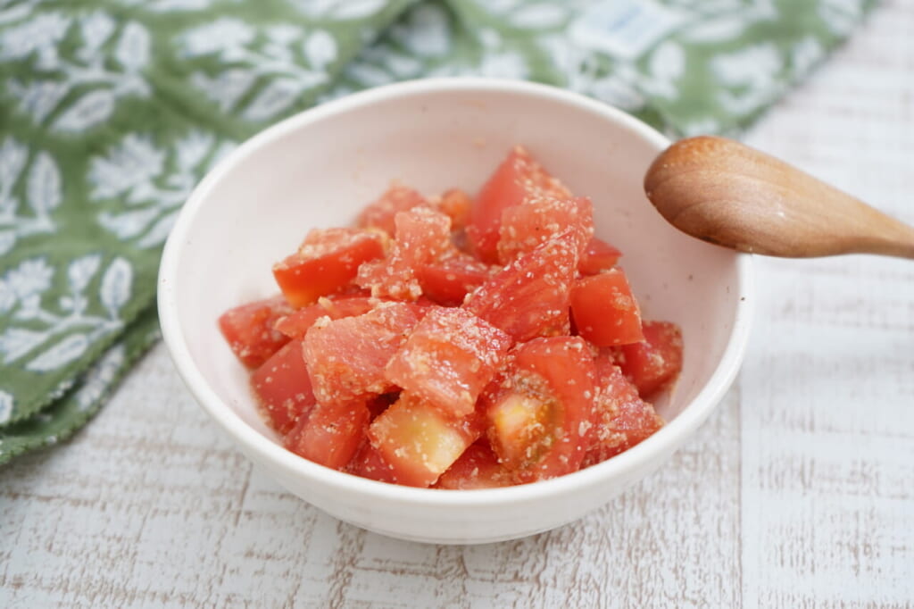 トマトの胡麻和え