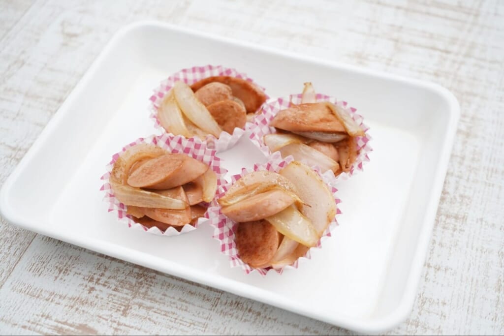 魚肉ソーセージと玉ねぎのマヨポン炒め