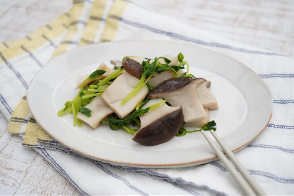 エリンギと豆苗の和え物