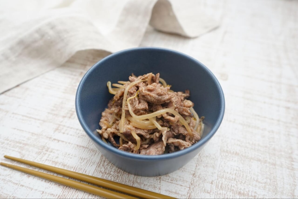 レンジで牛肉ともやしの炒め物