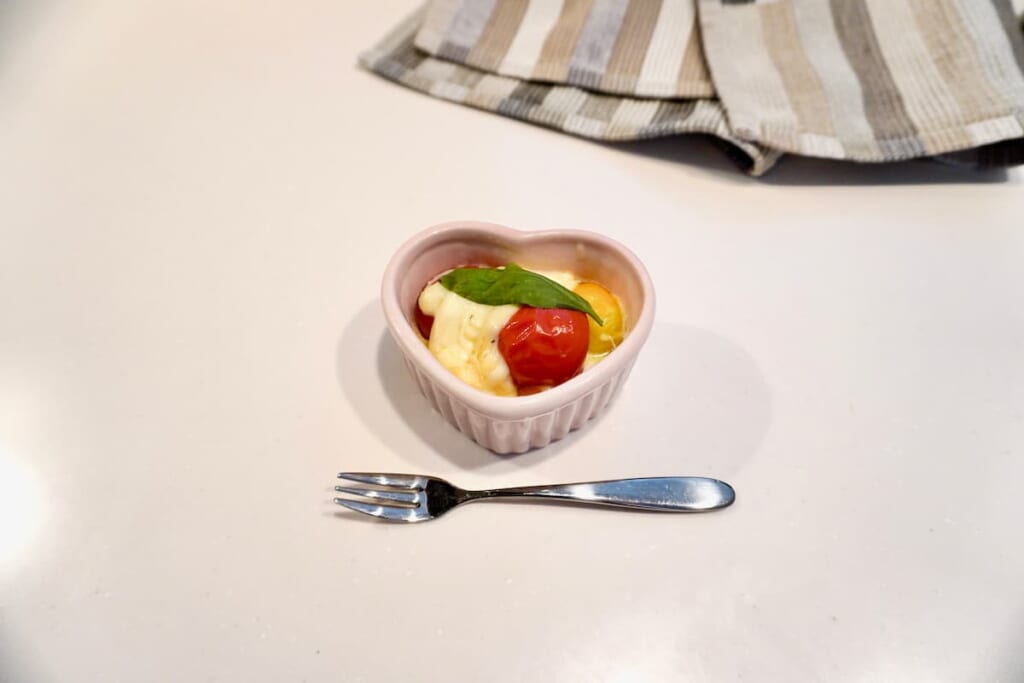 お弁当レシピ1ミニトマトのモッツァレラチーズ焼き