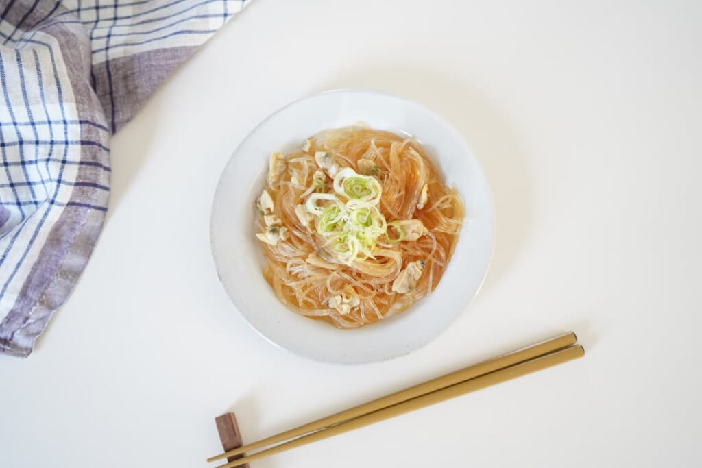 帆立のうま味が春雨に馴染んで、食感とうま味を楽しむことができる一品。優しい味わいです。