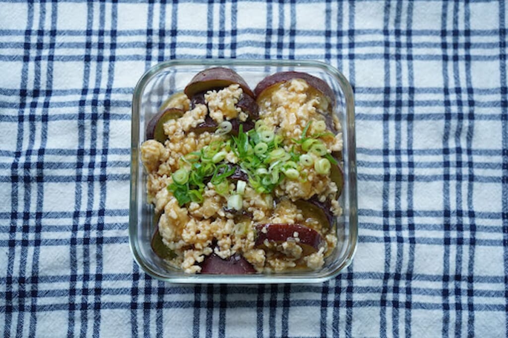 さつまいもと鶏ひき肉のそぼろ煮