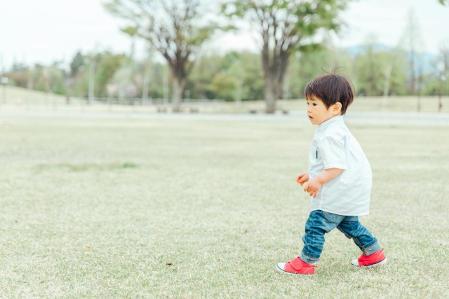 ＜小さなヒーロー現る＞公園で何度も順番を抜かす年上男子に放った2歳の一言とは…