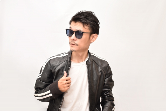 お花見で隣に来たのは「黒ずくめの強面おじさん集団」！3歳息子が近づいてしまい…思わぬ展開にびっくり