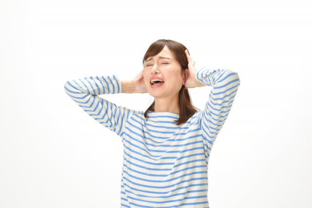 スーパーで4歳娘がお惣菜を持ったまま派手に転倒！その時のまわりの人たちの反応が…