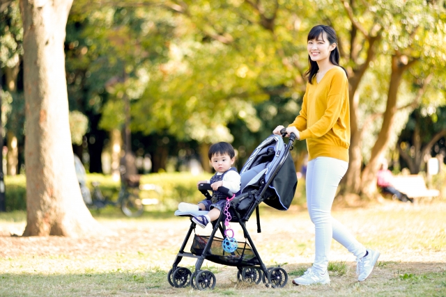 「まさか置いていくなんて！」ベビーカーごと、1歳と3歳の子どもを公園に放置したママ友