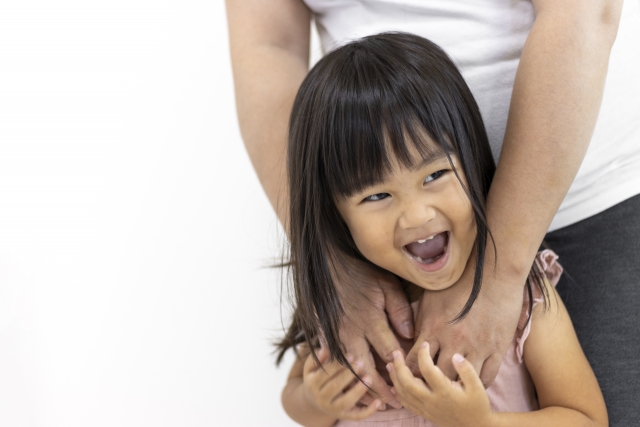 「ジメンダ！ジメンダ！」2歳娘が病院で突然叫んだ言葉の意味は…【周りはクスクス】