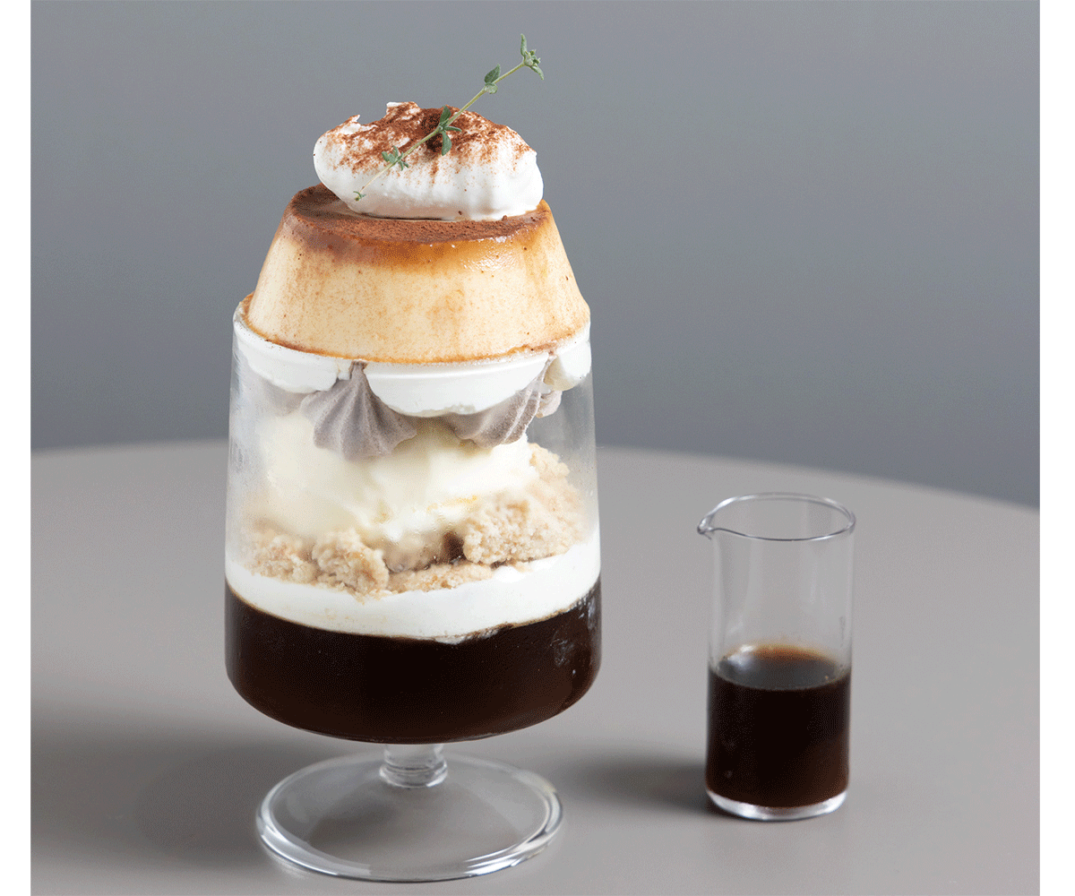 POSS COFFEEのティラミスプリンパフェとコーヒーシロップ