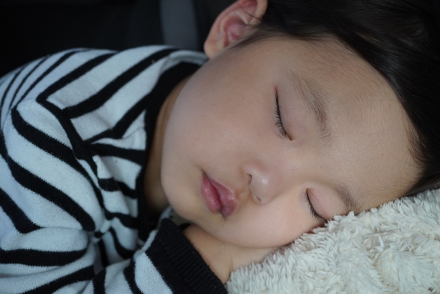 「まさか、そこまでするとは…」昼寝していた3歳の息子がいない！爆睡している間に取った、息子の驚くべき行動とは