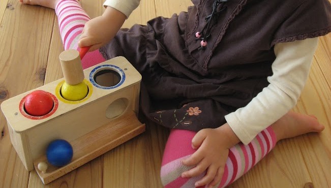 木玉をたたくハンマートイ「パロ」イタリア・レシオ社