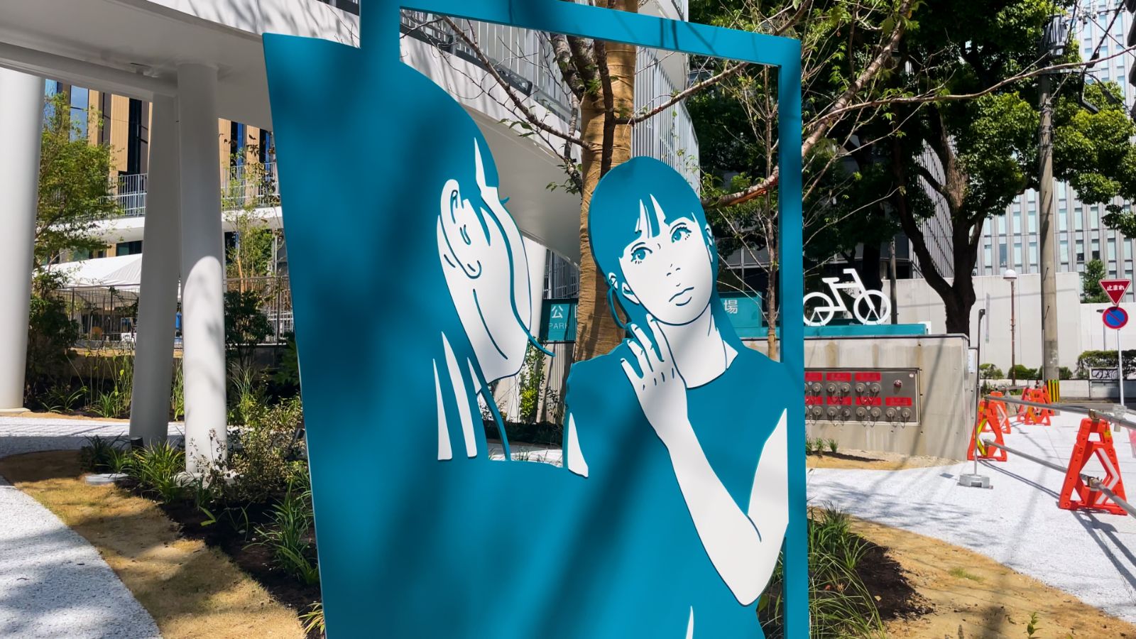 福岡出身アーティストKYNE氏によるパブリックアート「UNTITLED」